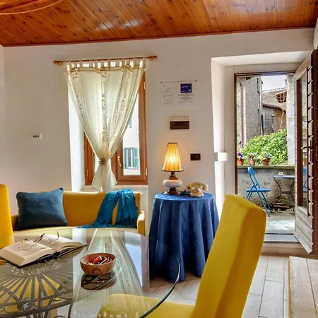 Centro E Ambra Apartment *